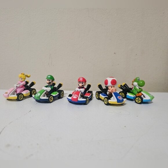 Hot Wheels Mario Kart Diecast Cars Set Of 5 - Picture 1 of 9